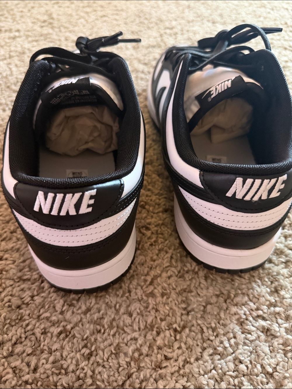 Nike Black and White Low-Top Sneakers - Picture 2 of 4